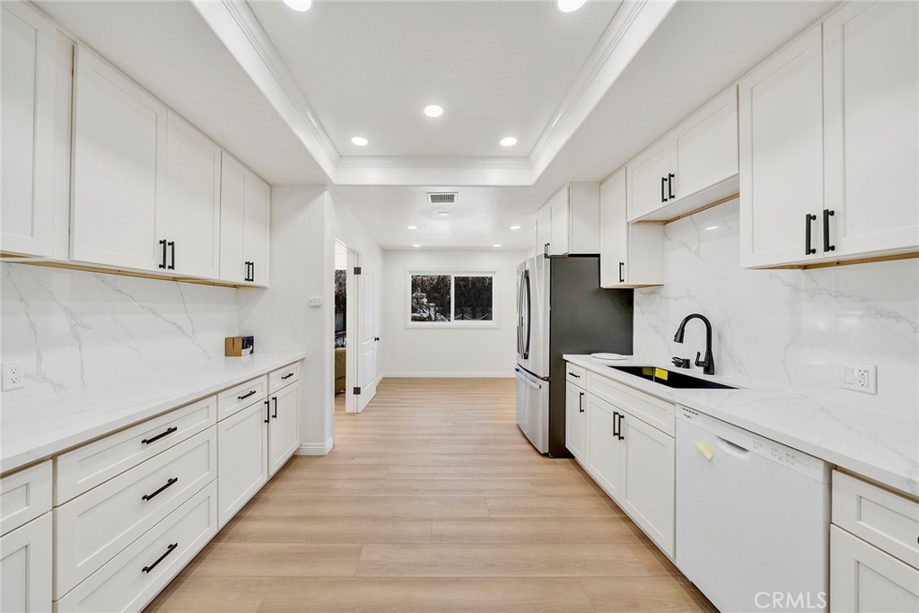 188 W Arthur Avenue Property Photo 17