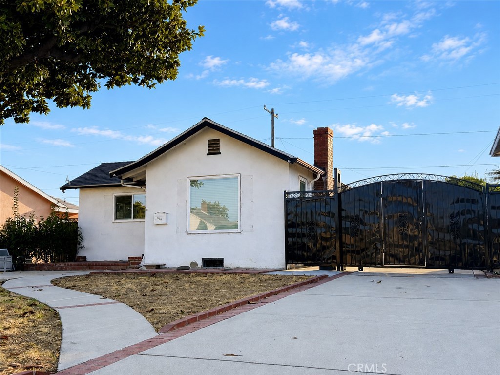 939 Montecito Drive Property Photo 2