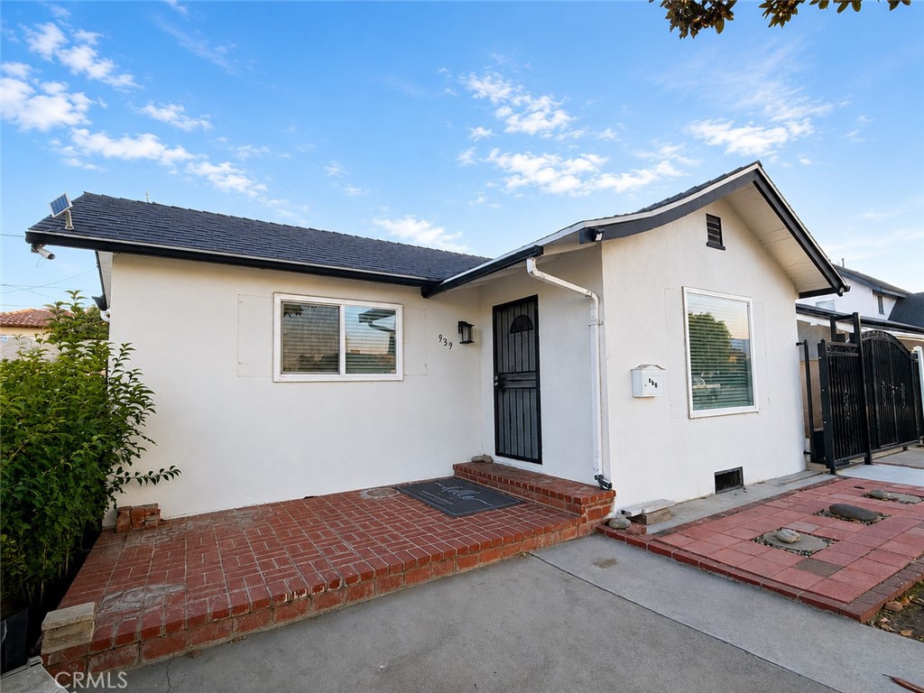 939 Montecito Drive Property Photo 3