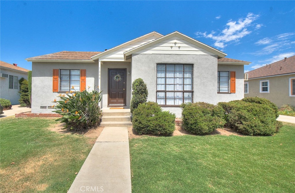 1309 E Norwood Place Property Photo 1