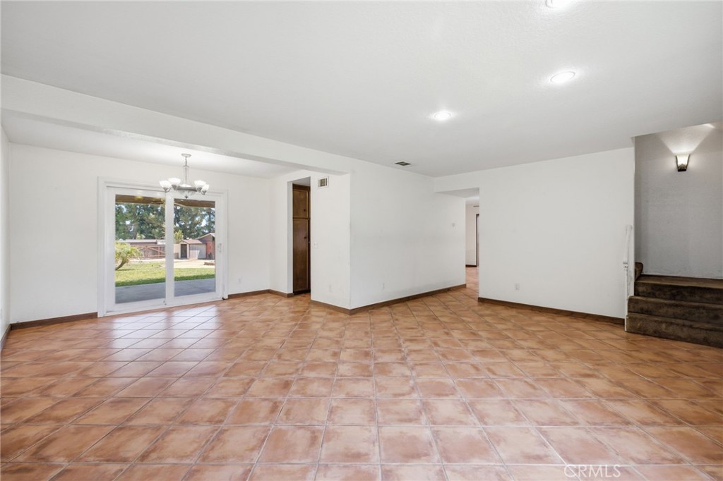 5833 Jasper Street Property Photo 7