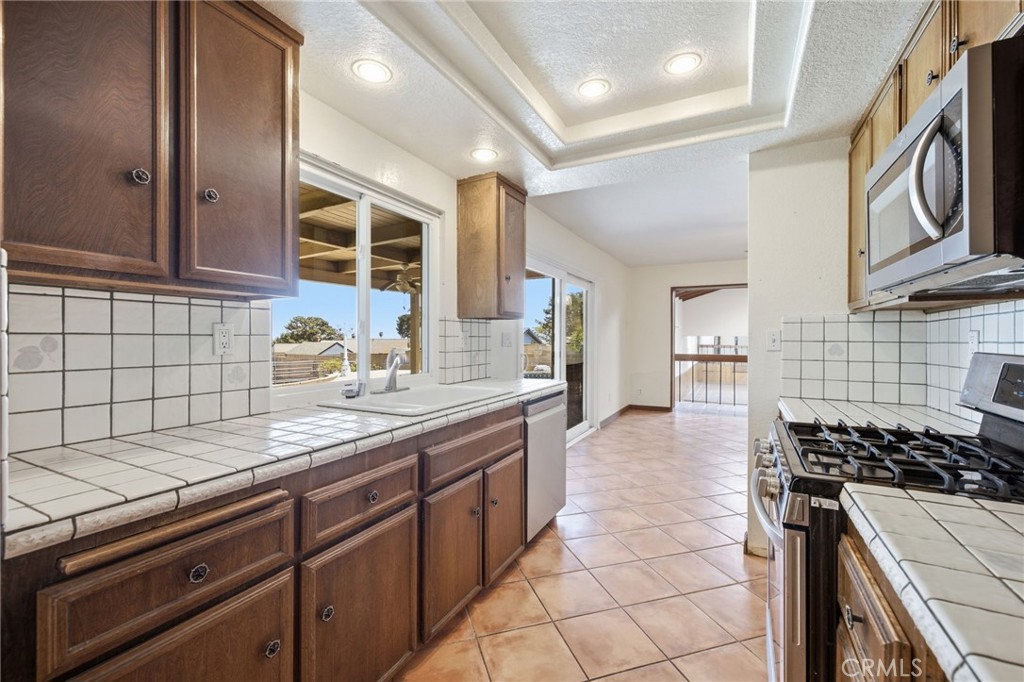 5833 Jasper Street Property Photo 11