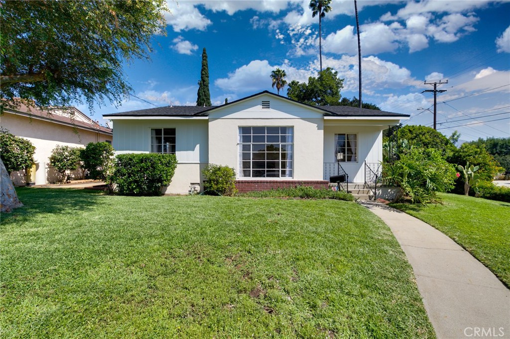 8925 Youngdale Property Photo 1