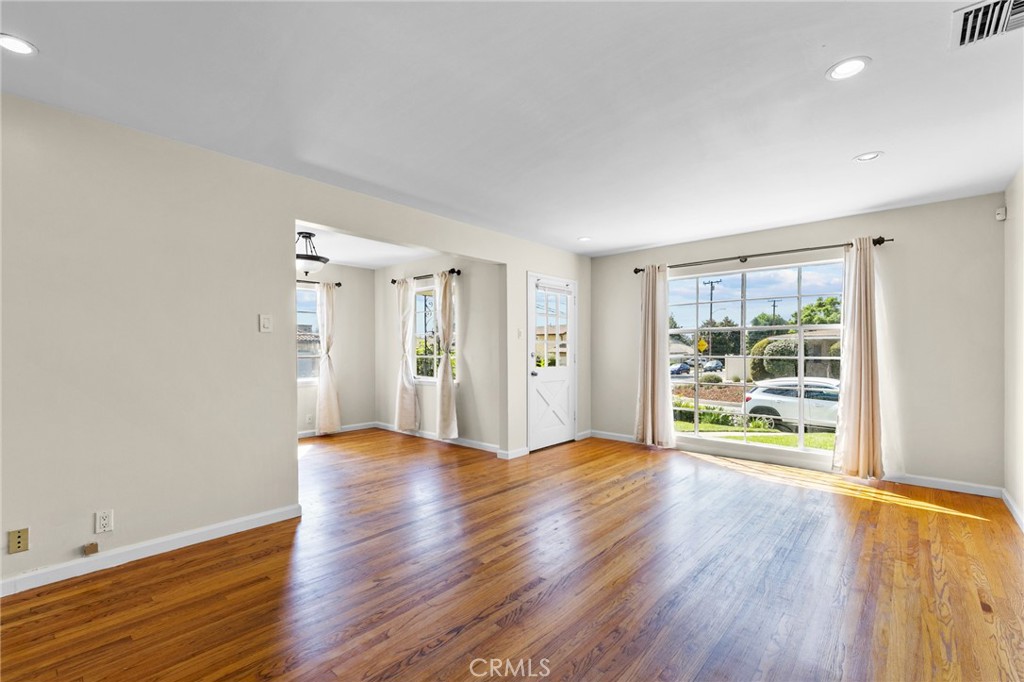 8925 Youngdale Property Photo 5