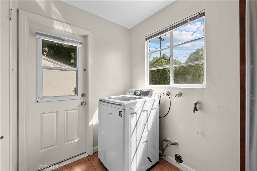 8925 Youngdale Property Photo 11