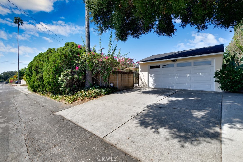 8925 Youngdale Property Photo 25