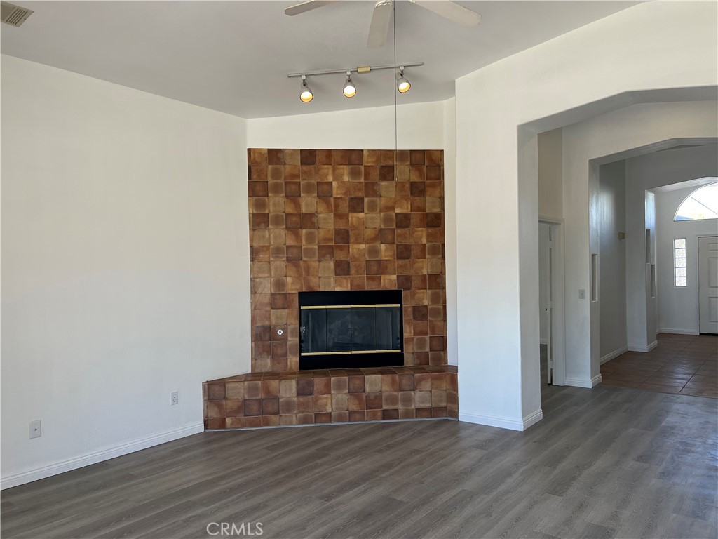 9661 Siwanoy Drive Property Photo 3