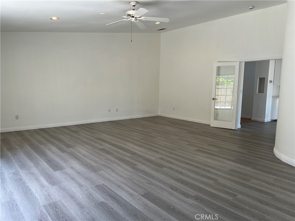 9661 Siwanoy Drive Property Photo 6