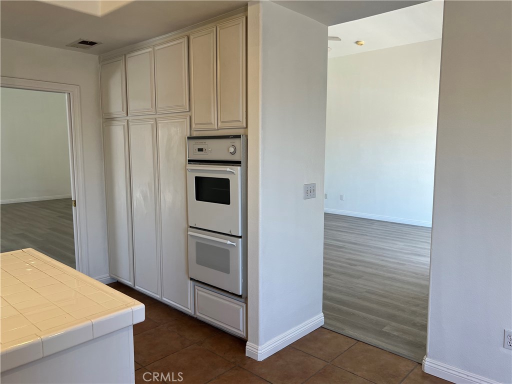 9661 Siwanoy Drive Property Photo 9