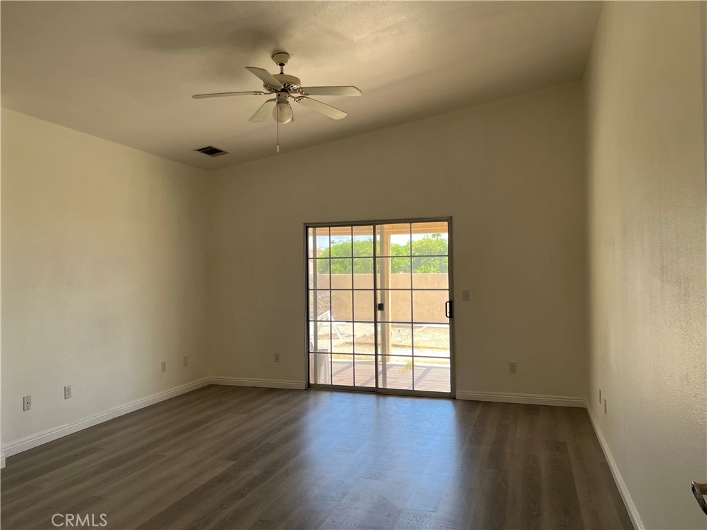 9661 Siwanoy Drive Property Photo 12