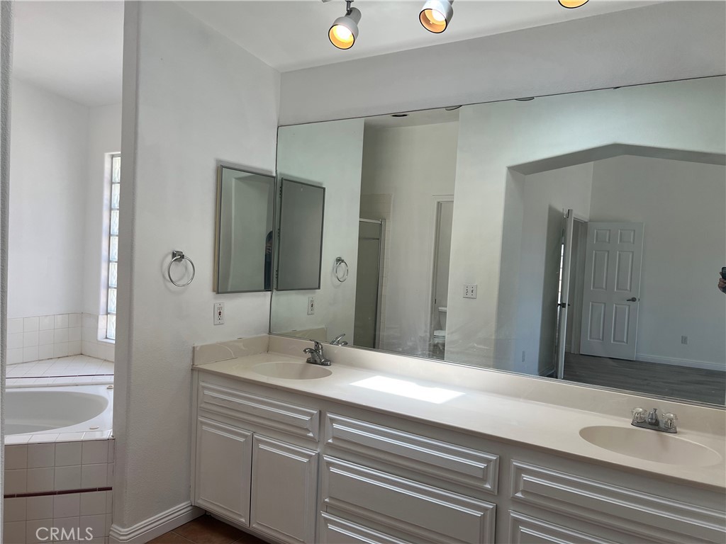 9661 Siwanoy Drive Property Photo 15