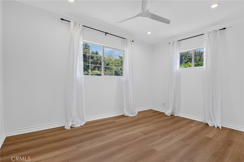 2482 New York Drive Property Photo 25