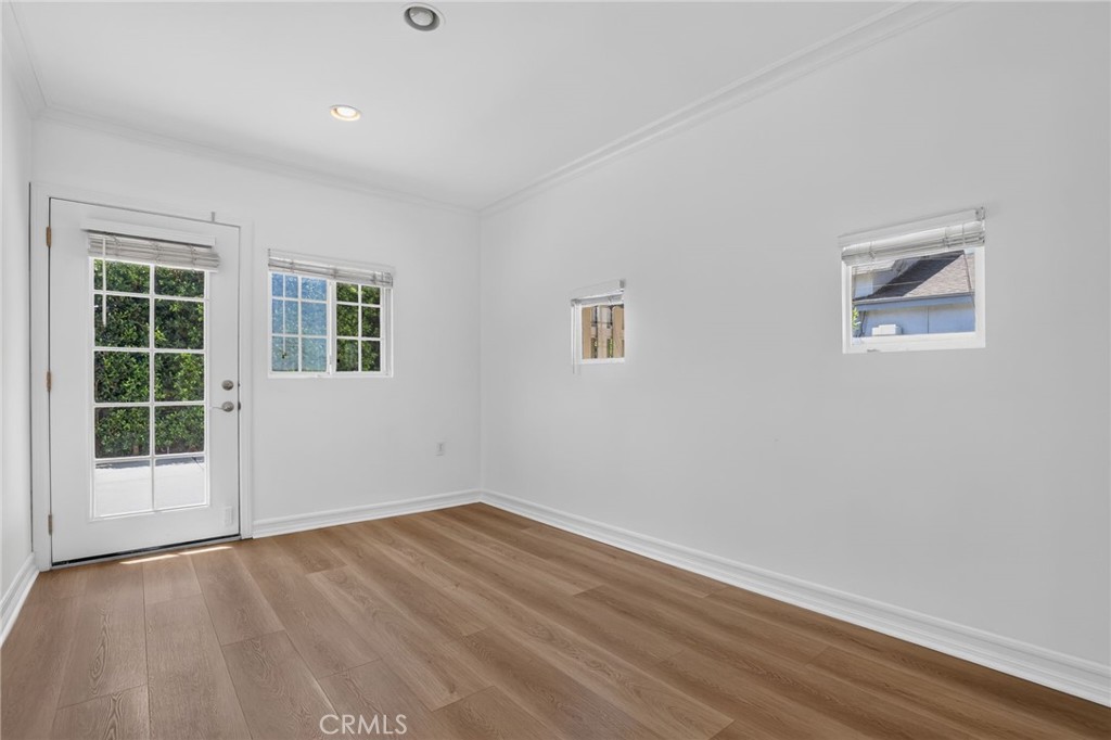 2482 New York Drive Property Photo 45