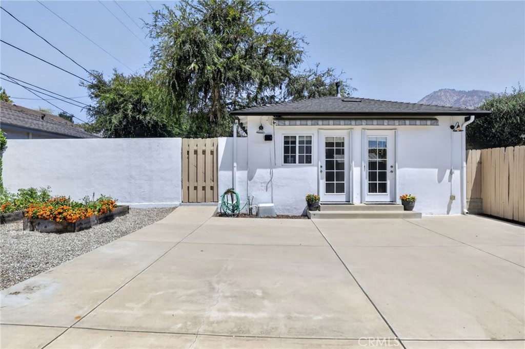 2482 New York Drive Property Photo 49