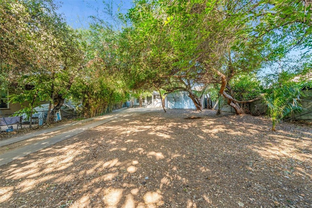 2081 Summit Property Photo 3