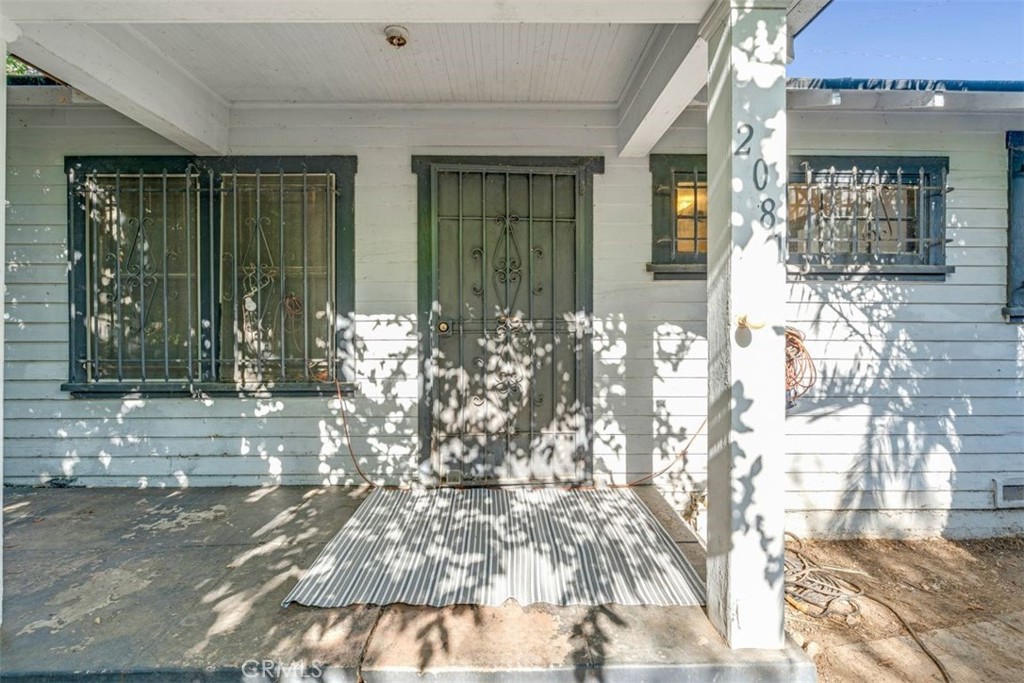 2081 Summit Property Photo 7