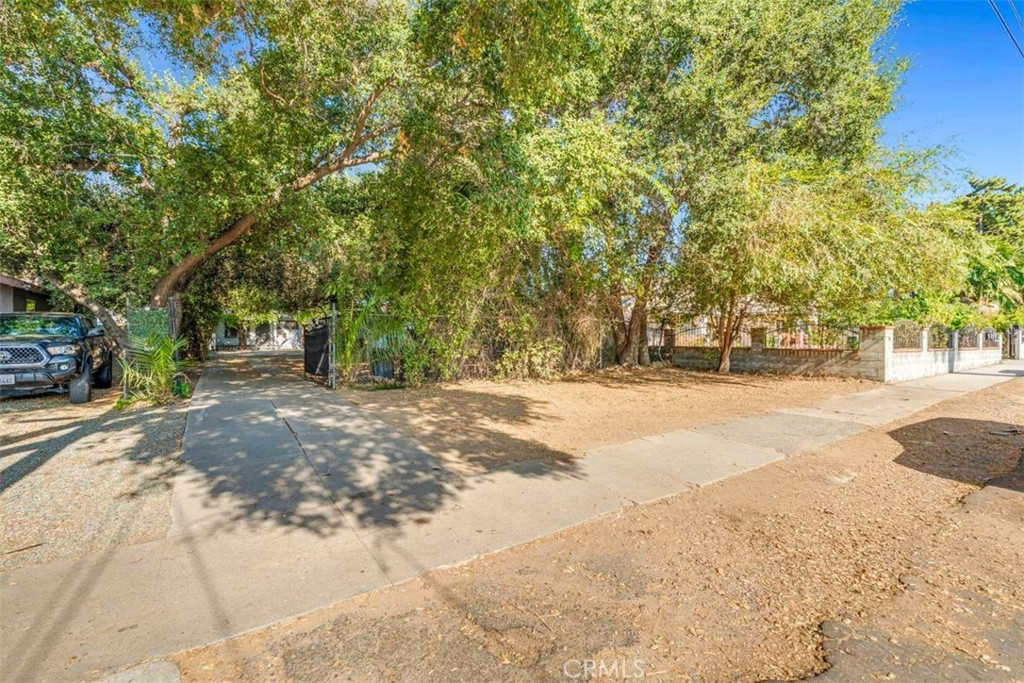 2081 Summit Property Photo 26