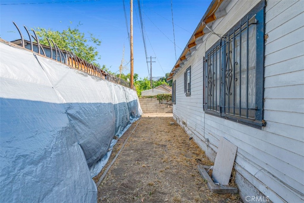 2081 Summit Property Photo 28