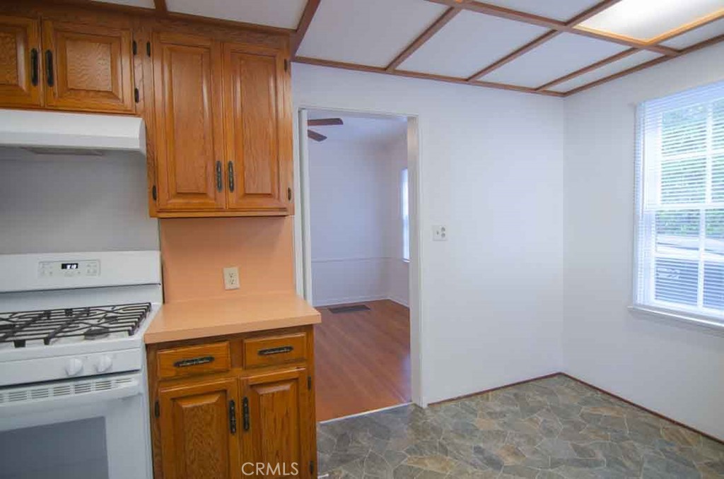 320 E California Boulevard Property Photo 18
