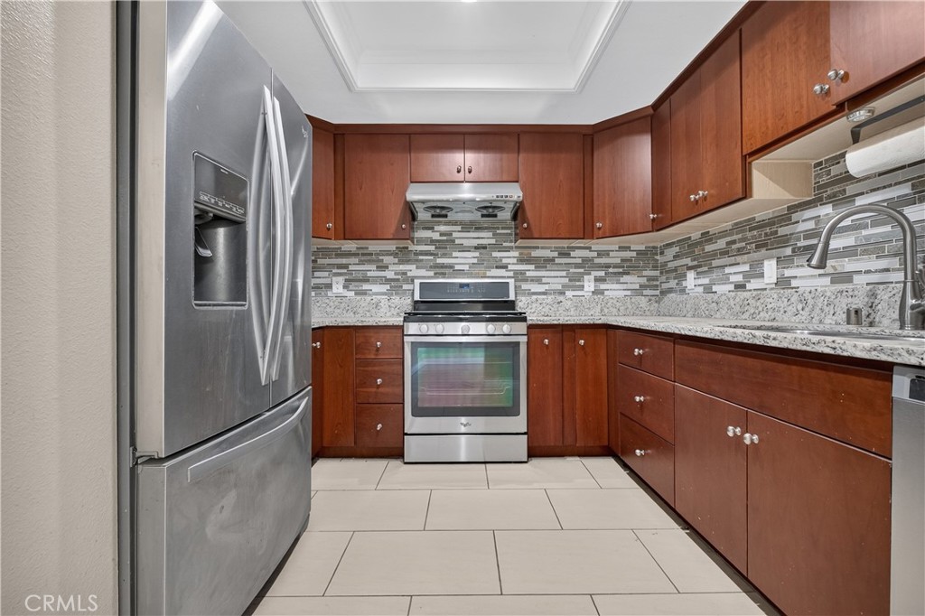 615 Monterey E Property Photo 4