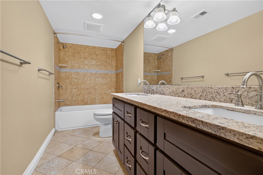 615 Monterey E Property Photo 11