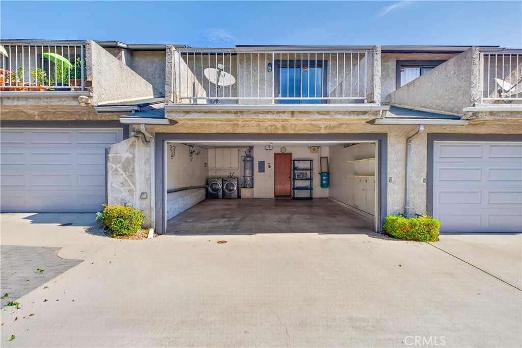 615 Monterey E Property Photo 15