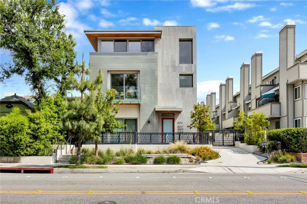 943 E California Boulevard 2 Property Photo
