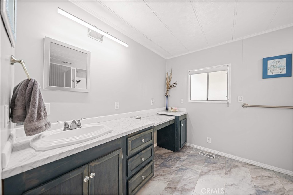 1035 17 E Huntington Avenue 17 Property Photo 18