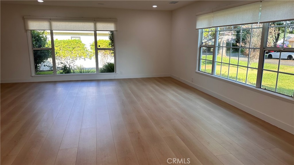 419 Robbins Drive Property Photo 2