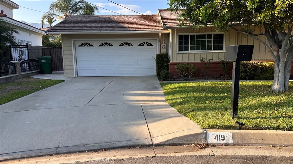 419 Robbins Drive Property Photo 14
