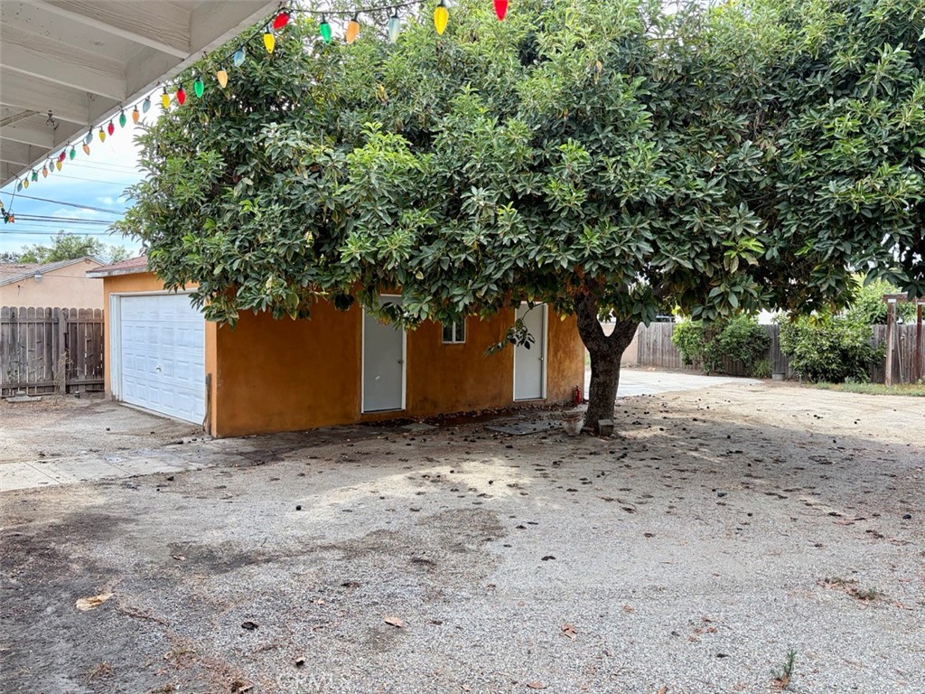 8635 Paramount Blvd Property Photo 18