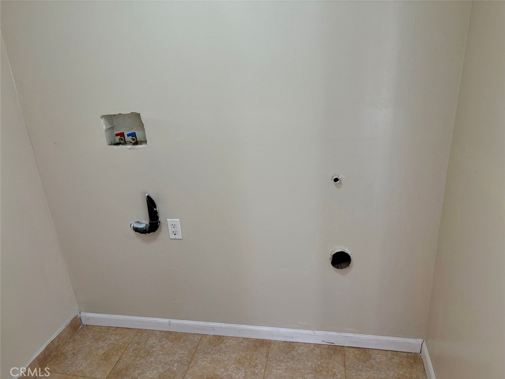 8635 Paramount Blvd Property Photo 26