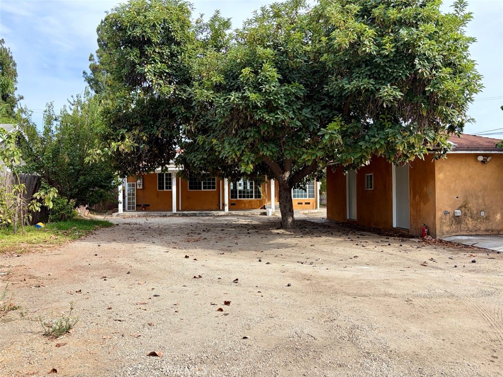 8635 Paramount Blvd Property Photo 30