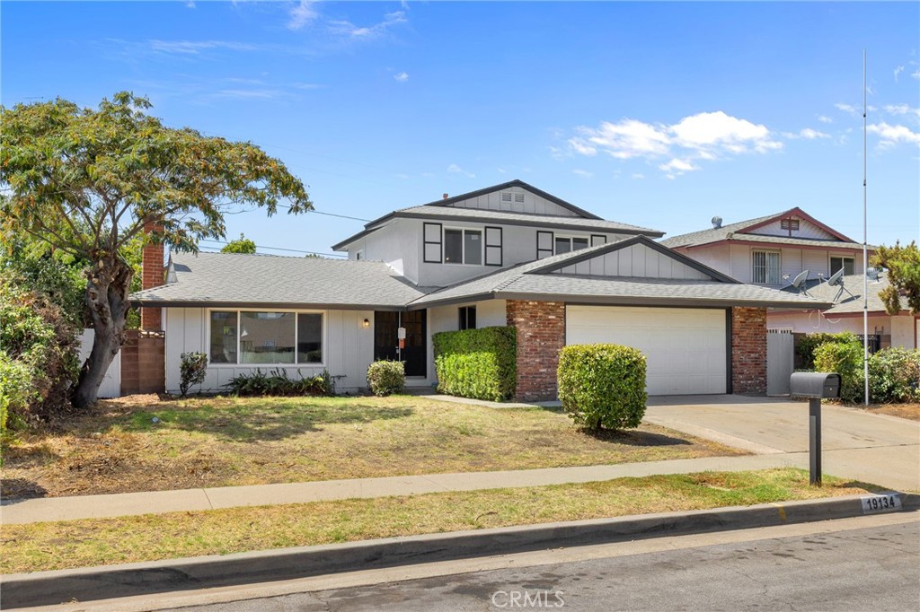 19134 Aldora Drive Property Photo 4