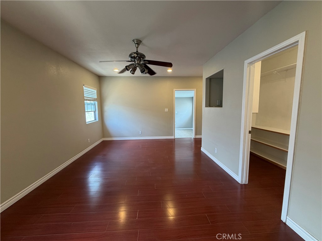 129 E Pomona Property Photo 7