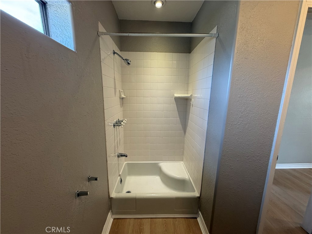 129 E Pomona Property Photo 15