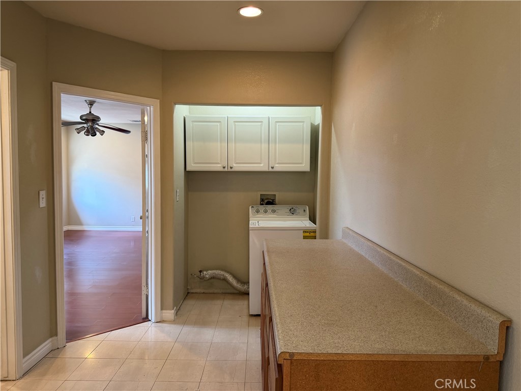 129 E Pomona Property Photo 16