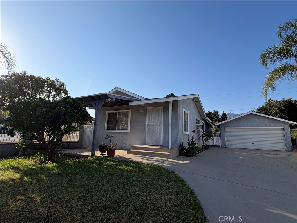 129 E Pomona Property Photo 20
