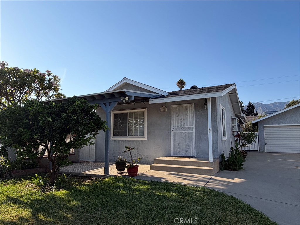 129 E Pomona Property Photo 21