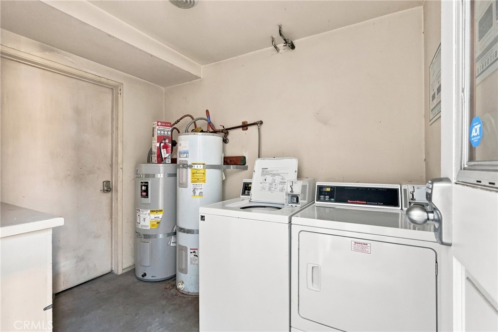 5829 E 2nd Property Photo 36