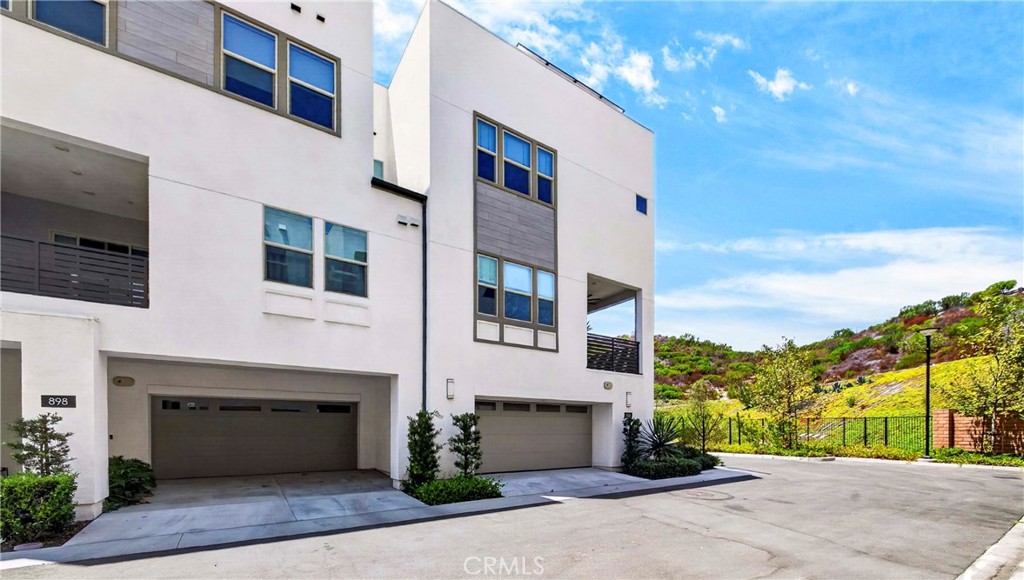888 Poppy Court Property Photo 1