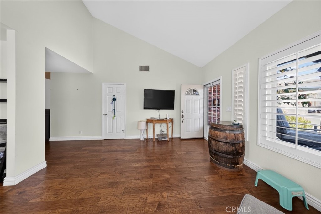 1116 E Gladstone Street Property Photo 14