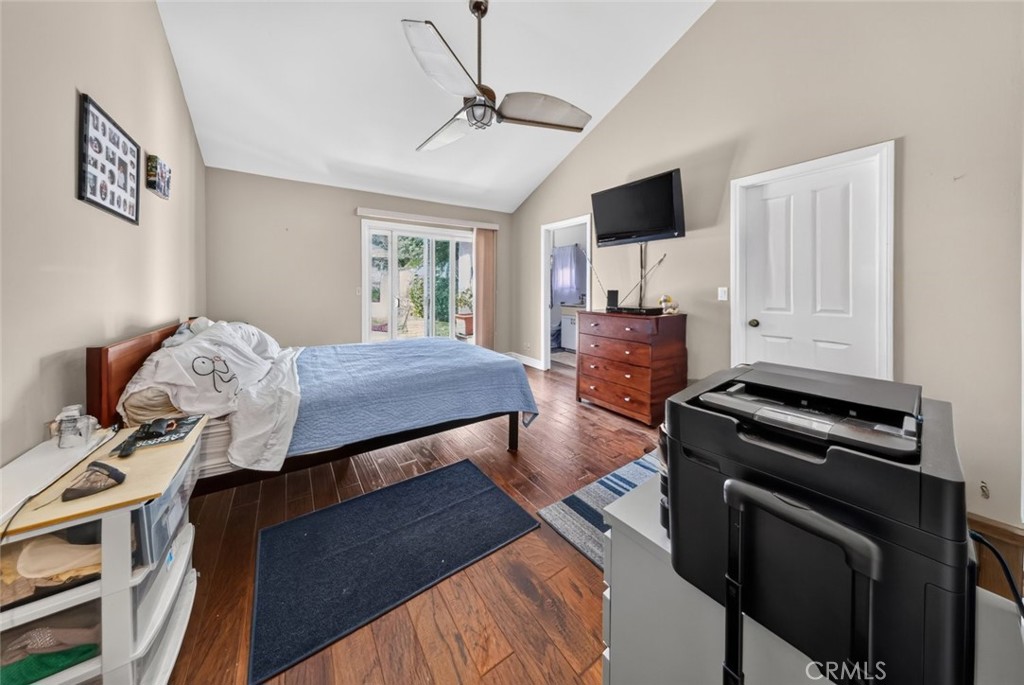 1116 E Gladstone Street Property Photo 25