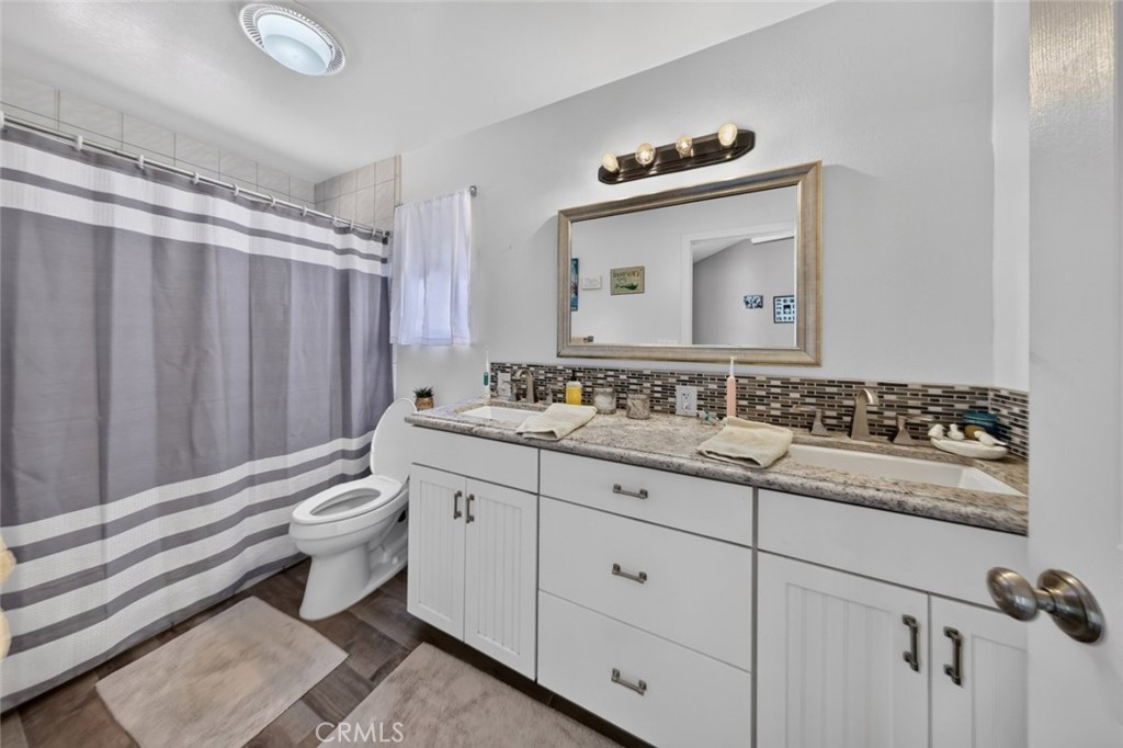 1116 E Gladstone Street Property Photo 27