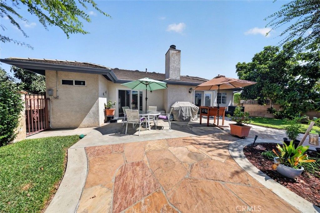 1116 E Gladstone Street Property Photo 42