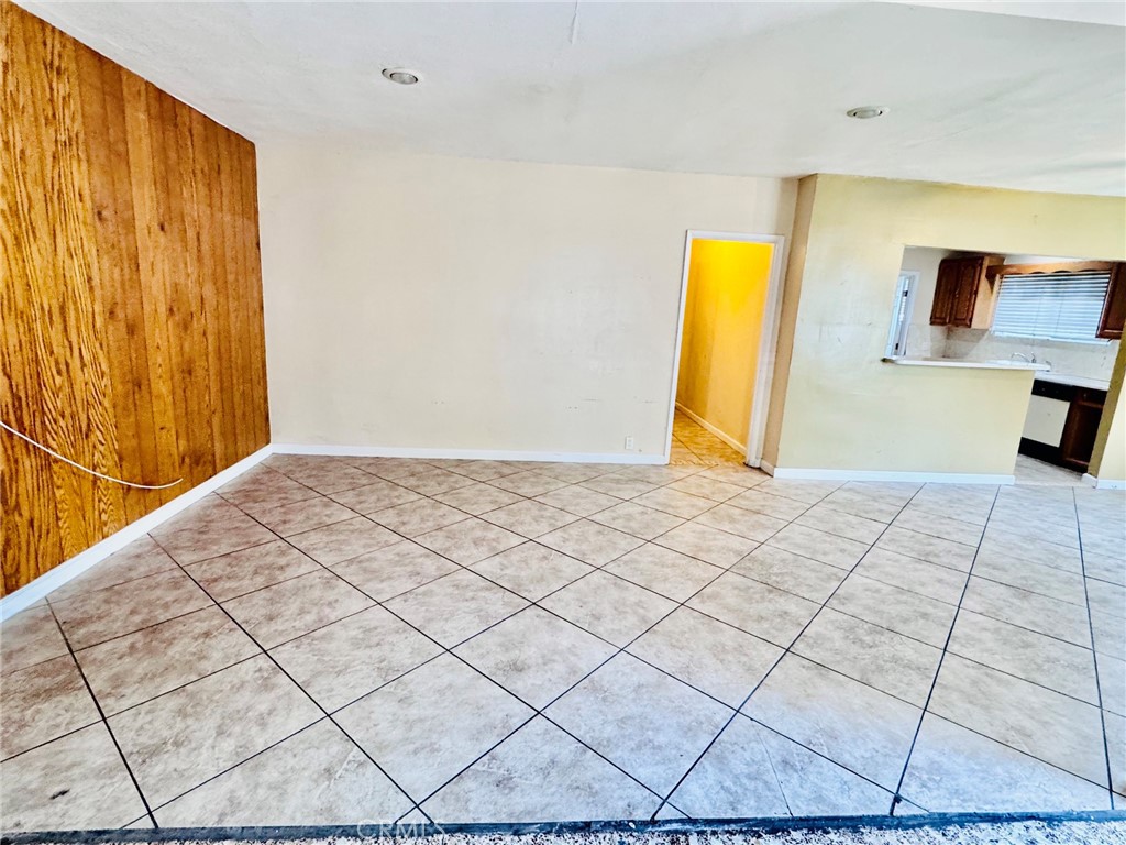 5226 Ithaca Property Photo 6