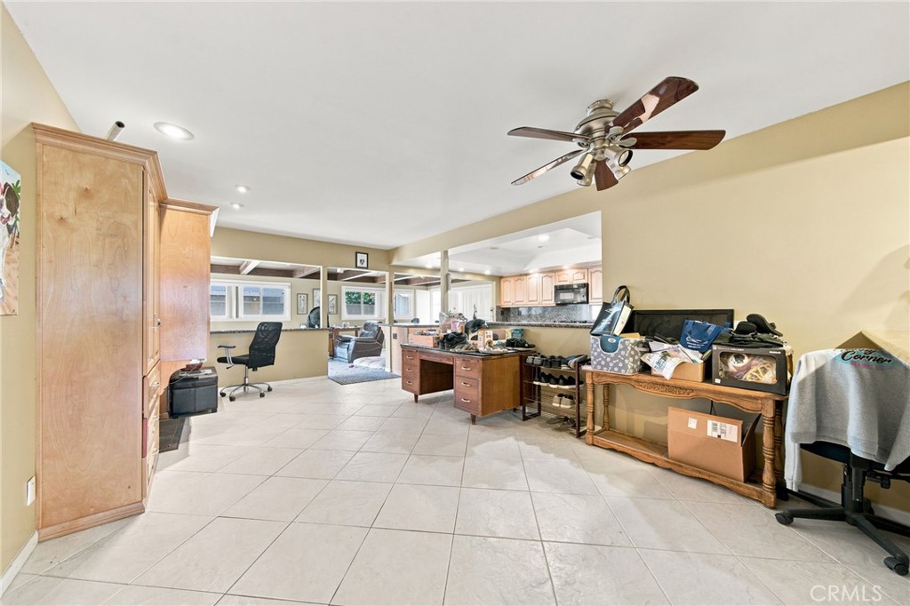 9364 Fleetwood Street Property Photo 4