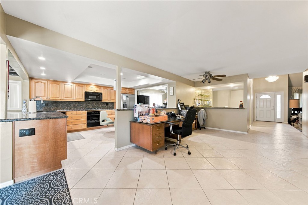 9364 Fleetwood Street Property Photo 5