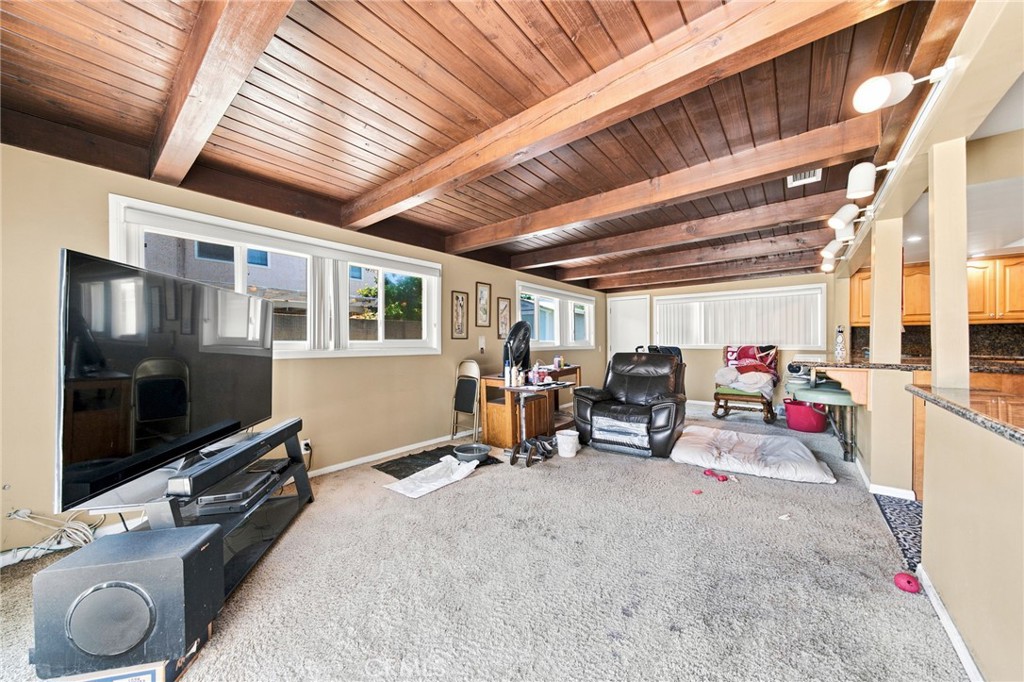 9364 Fleetwood Street Property Photo 7