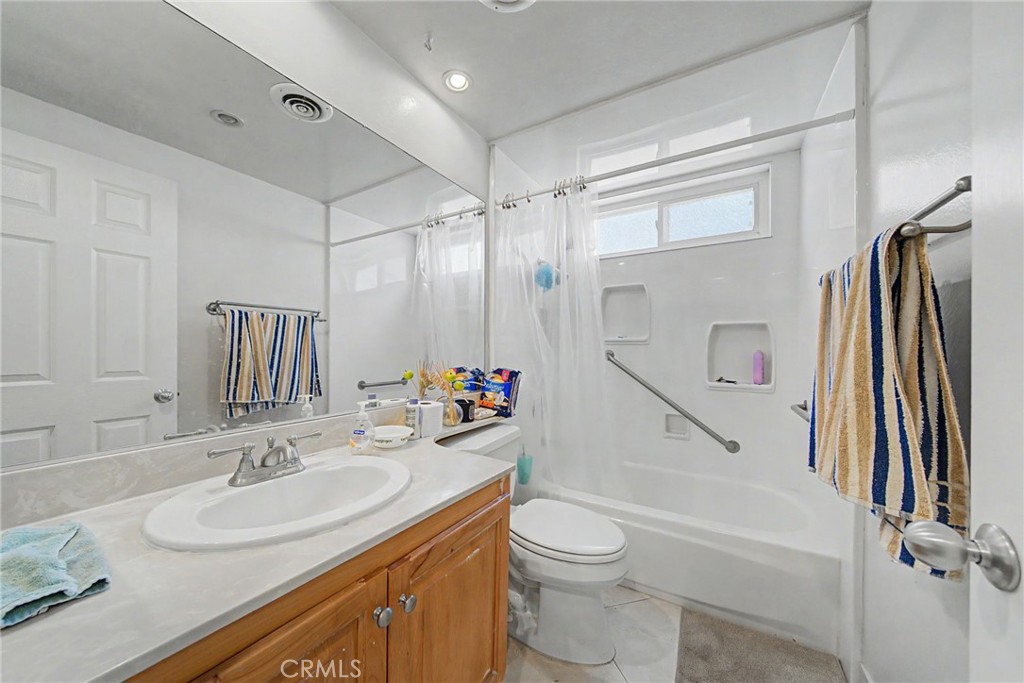 9364 Fleetwood Street Property Photo 18